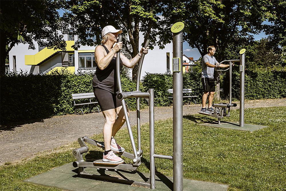 active-station cross trainer