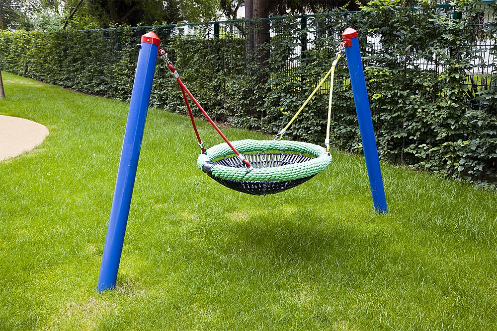 swing Daisy with nest seat